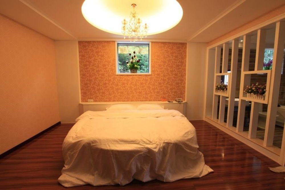 Yangshuo Hua Xiang Man Ting West Street Hotel Εξωτερικό φωτογραφία